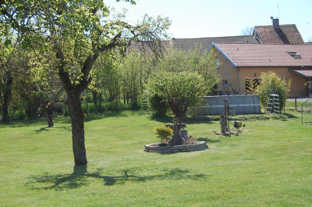 Chambre D'Hotes Juste-Confortable Fleurey-les-Lavoncourt エクステリア 写真