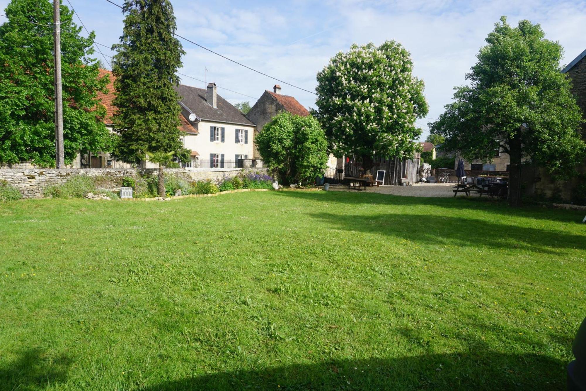 Chambre D'Hotes Juste-Confortable Fleurey-les-Lavoncourt エクステリア 写真